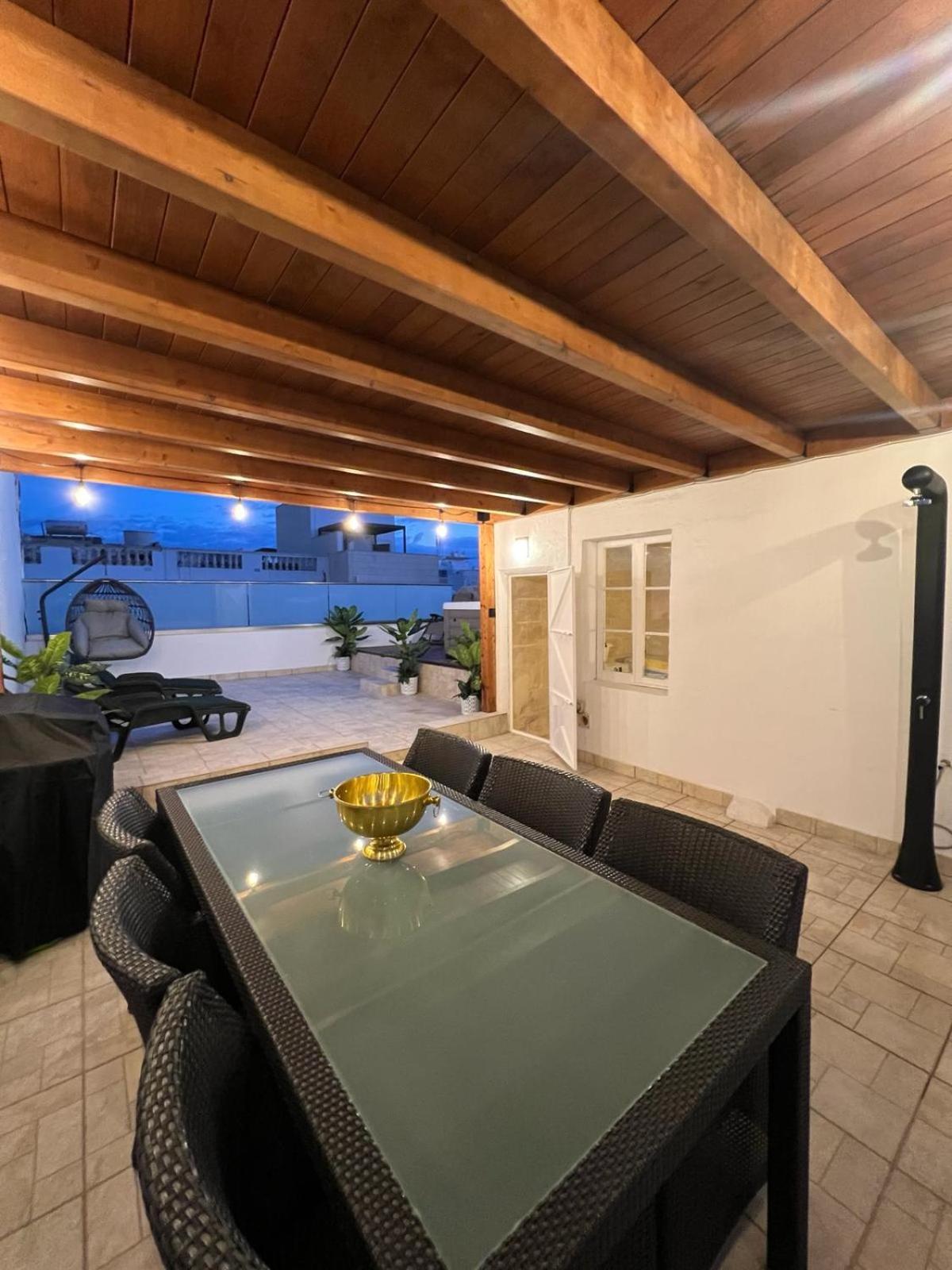 Luxury House Nyaraló *